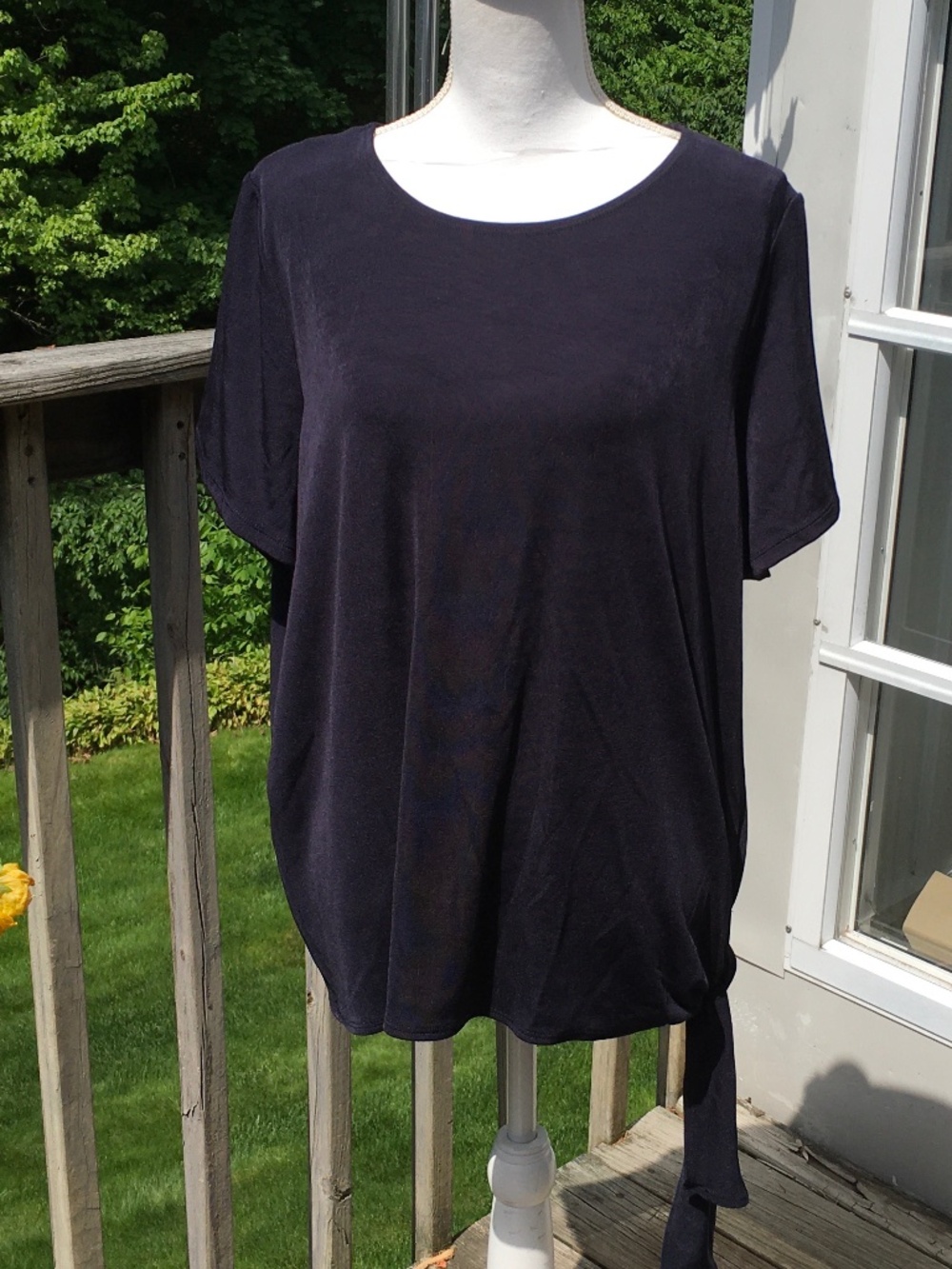 Chico’s Traveler size 3 (XL) knit pullover short sleeve top with a side tie